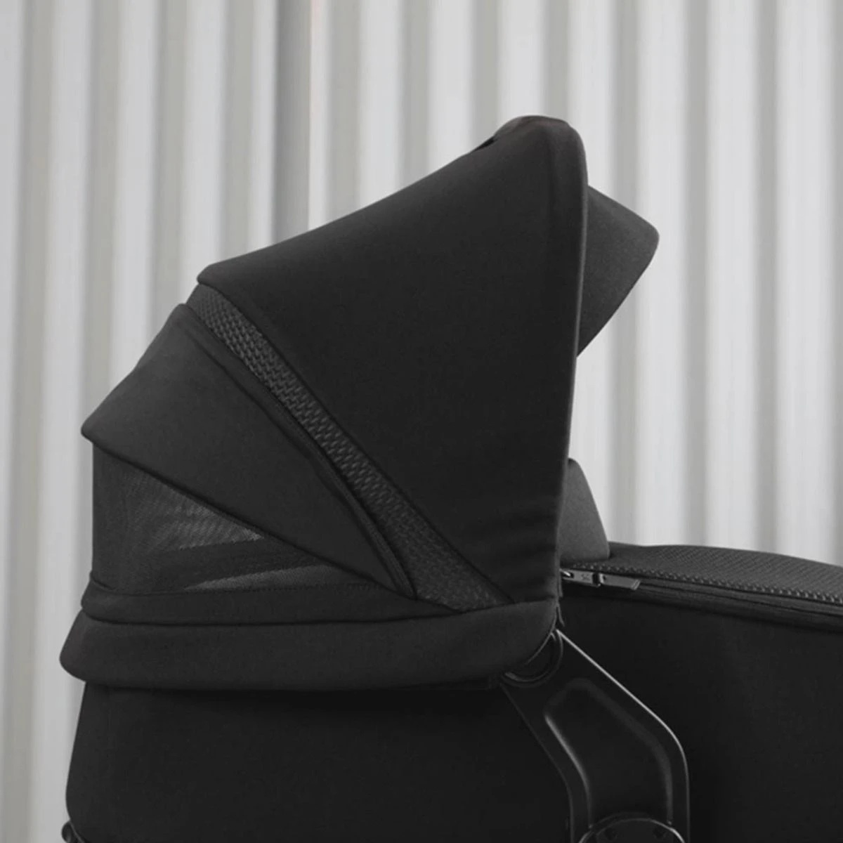 Silver Cross Dune Compact Folding Carrycot - Space 4 Silver Cross Dune Compact Folding Carrycot - Space - Image 2