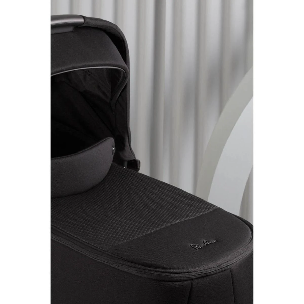 Silver Cross Dune Compact Folding Carrycot - Space 5 Silver Cross Dune Compact Folding Carrycot - Space - Image 3