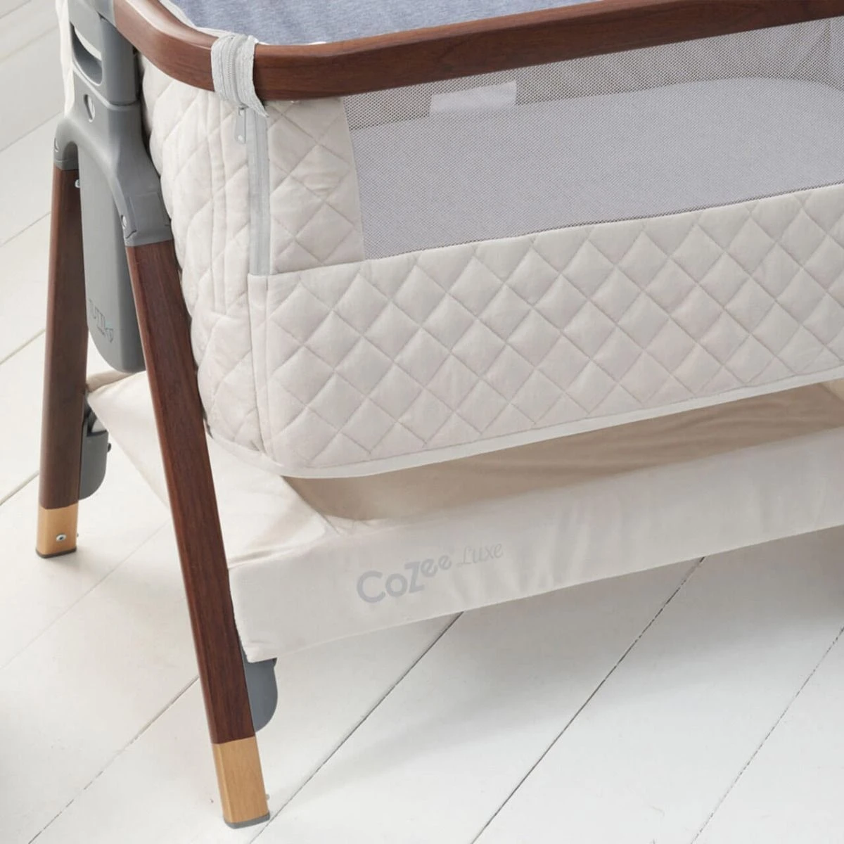 Tutti Bambini CoZee Luxe Bedside Crib - Walnut/Cream 11 Tutti Bambini CoZee Luxe Bedside Crib - Walnut/Cream - Image 9